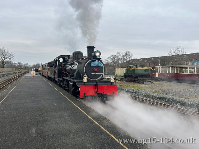 Reversing out of the bay platform ready to go to Waunfawr. (Photo: Ben Abbott)